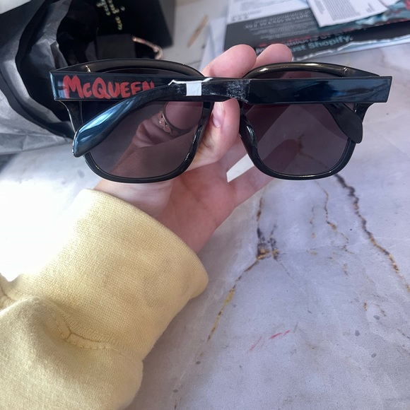 Alexander McQueen Women's Sunglasses - Grey Oversized Lens AM0331SK-3001 - Picture 5 of 10